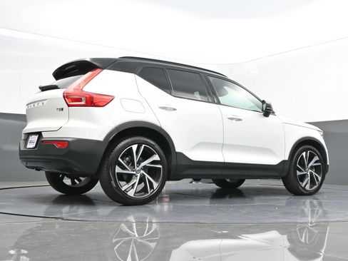 Used 2022 Volvo XC40 T5 R-Design image 58