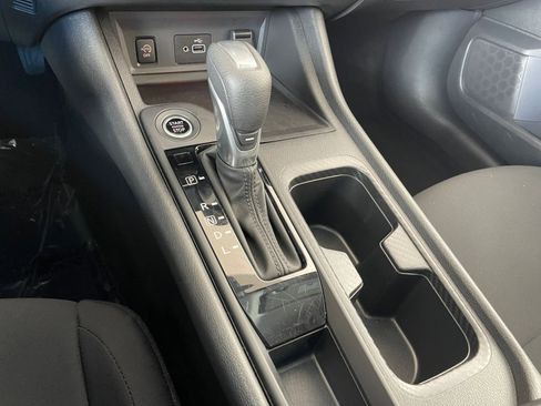 Used 2025 Nissan Sentra S image 39