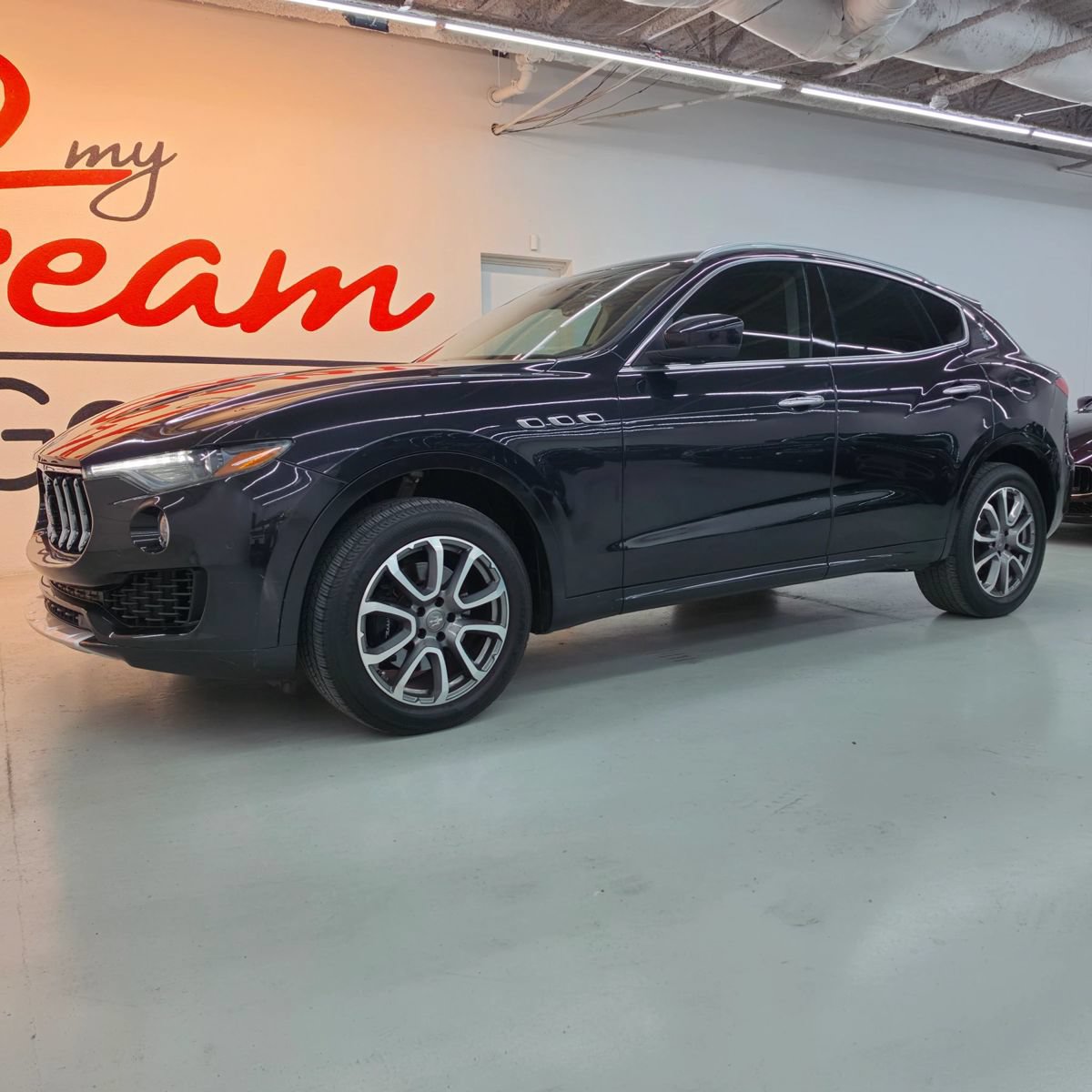 Used 2017 Maserati Levante w/ Luxury Package AWD/4WD image 23