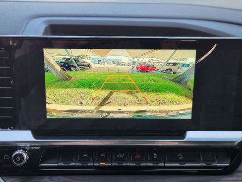 New 2026 GMC Sierra 1500 SLT image 13