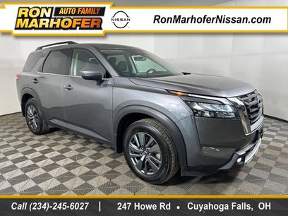 Used 2024 Nissan Pathfinder SV