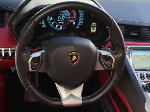 Used 2019 Lamborghini Aventador S image 23