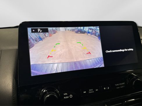 Used 2021 Nissan Armada SV image 31