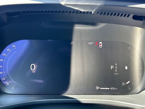 New 2026 Volvo XC40 B5 Core w/ Climate Package image 14