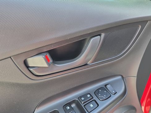 Used 2019 Hyundai Kona SEL w/ SEL Tech Package 02 FWD image 18