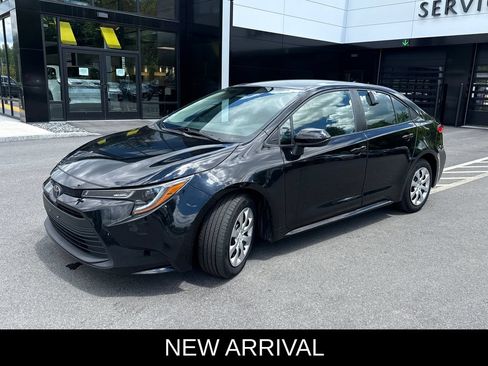 Used 2023 Toyota Corolla LE FWD image 1