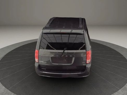 Used 2020 Dodge Grand Caravan SXT image 6