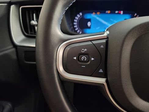 Certified 2025 Volvo XC60 B5 Core AWD/4WD image 27