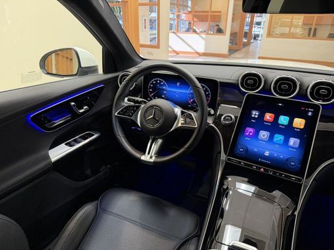 Certified 2025 Mercedes-Benz GLC 300 image 9