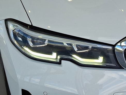 Used 2020 BMW 330i xDrive Sedan w/ Convenience Package image 9