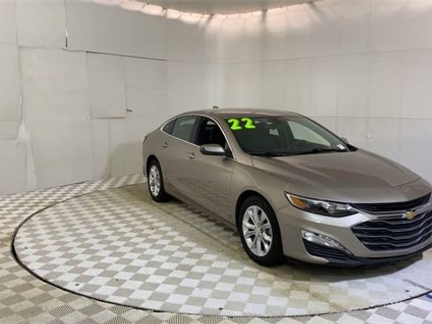 Used 2022 Chevrolet Malibu LT image 3