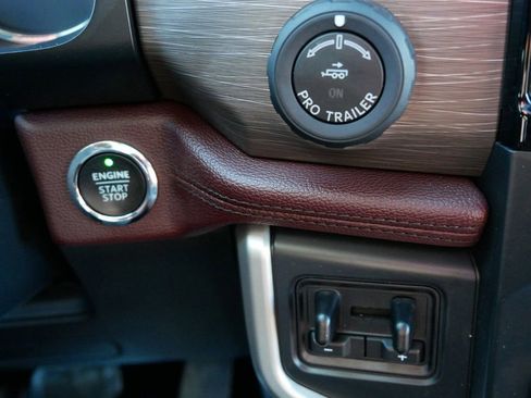 Used 2022 Ford Expedition Limited image 23