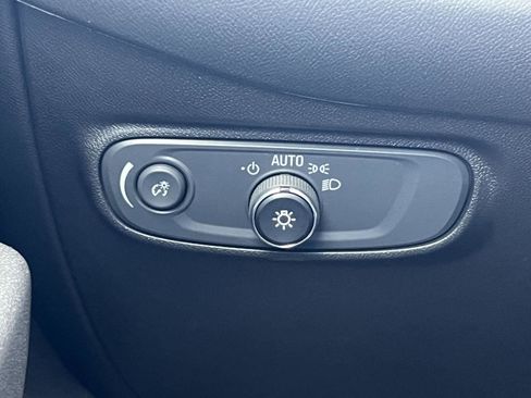 Used 2022 Chevrolet Equinox RS w/ RS Leather Package AWD/4WD image 25