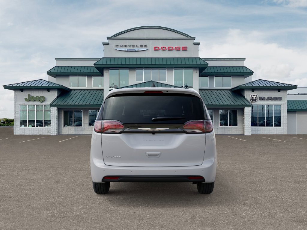 Used 2026 Chrysler Voyager LX FWD image 7