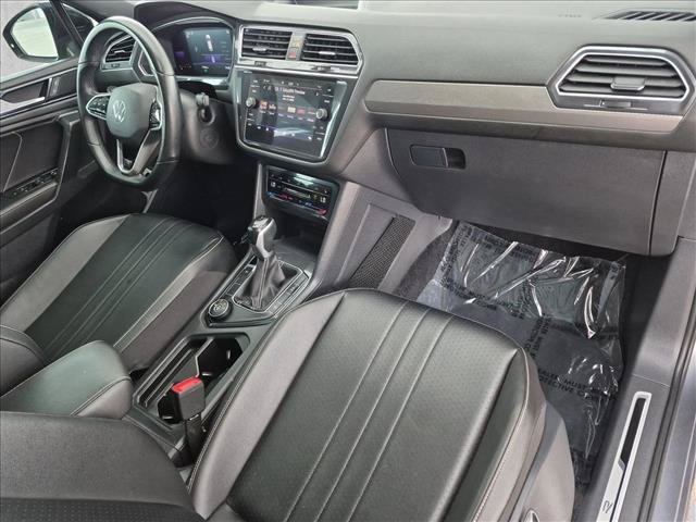Used 2022 Volkswagen Tiguan SE R-Line AWD/4WD image 23