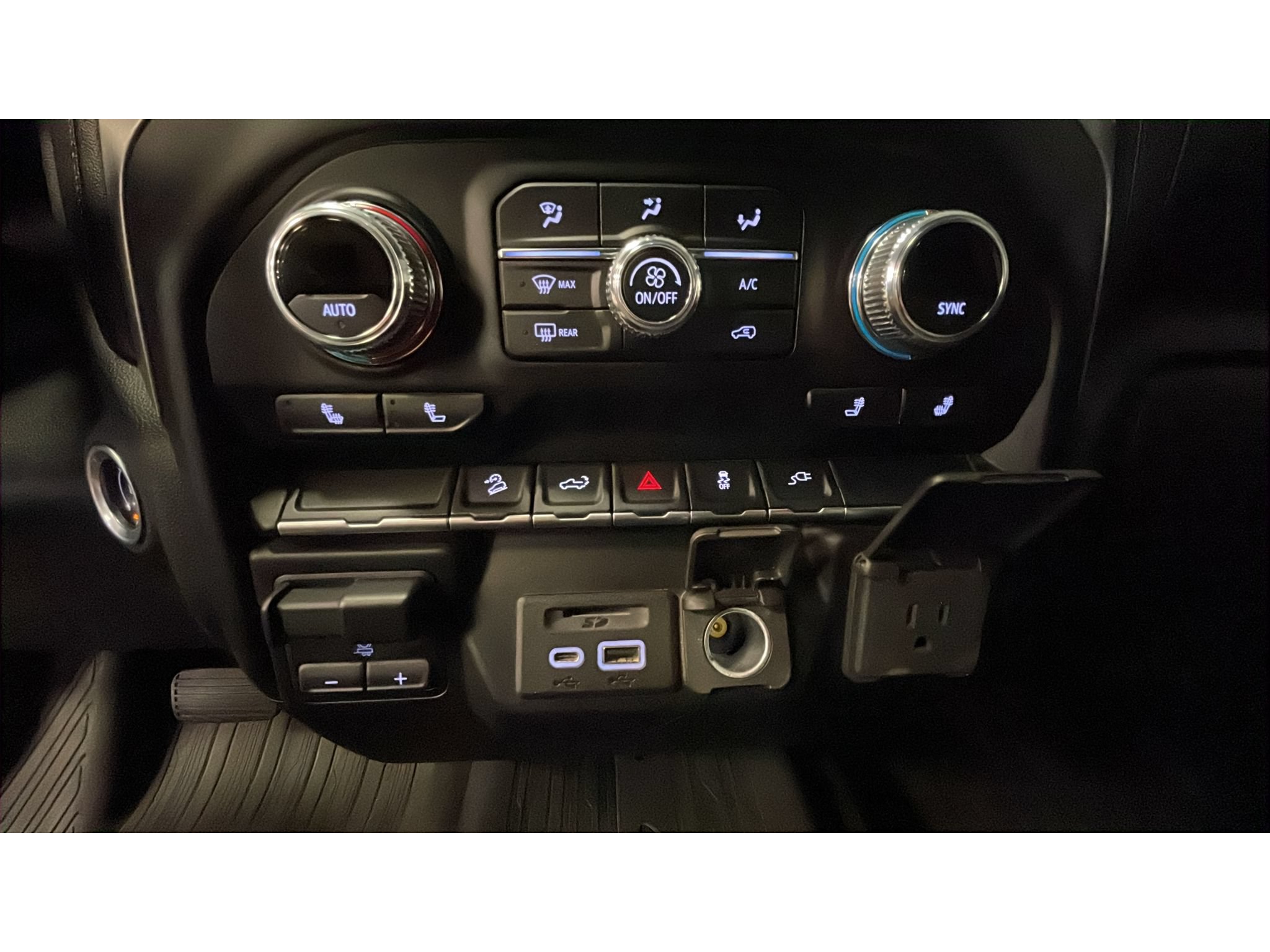 Used 2022 GMC Sierra 1500 SLT AWD/4WD image 13