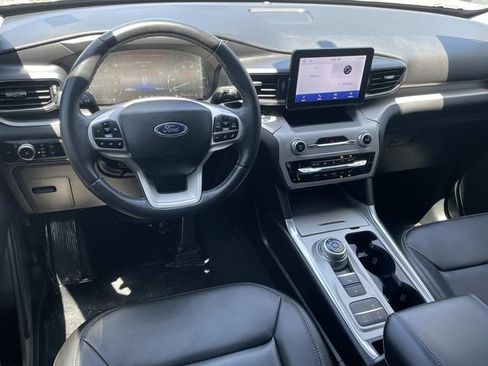 Certified 2023 Ford Explorer XLT w/ Equipment Group 202A RWD image 7