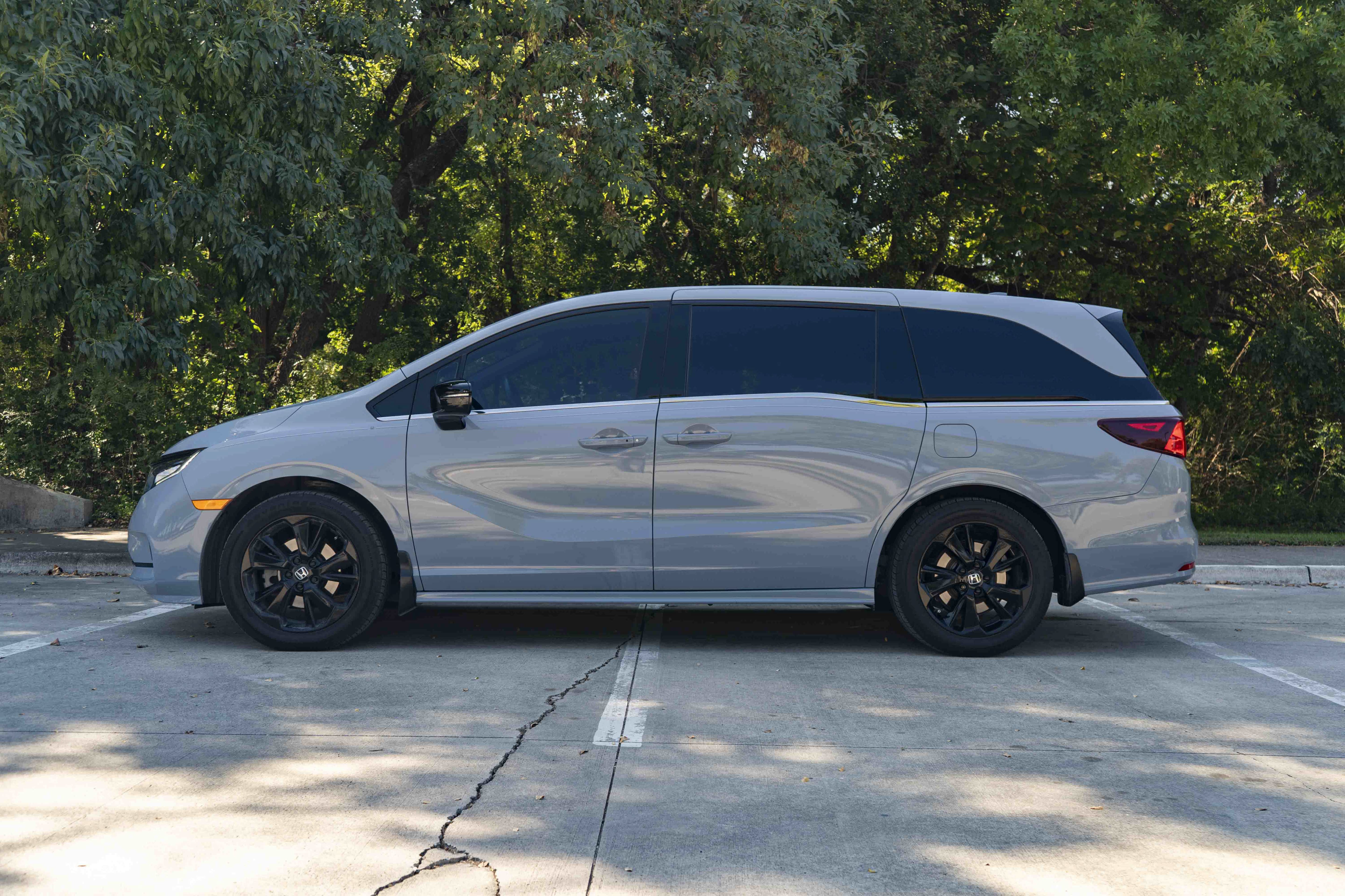 Used 2024 Honda Odyssey Sport image 6