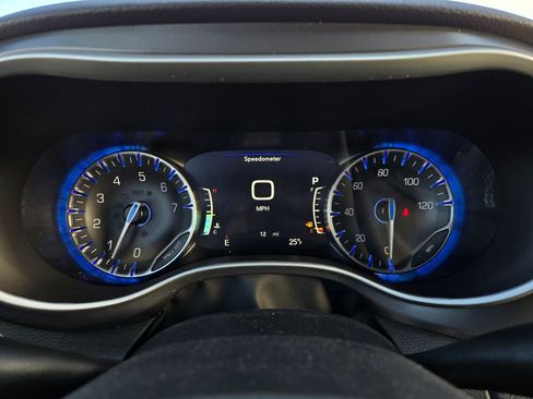 New 2026 Chrysler Pacifica Select AWD/4WD image 17
