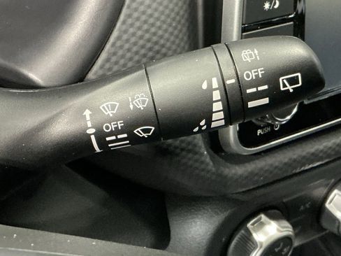 Used 2024 Nissan Kicks S image 11