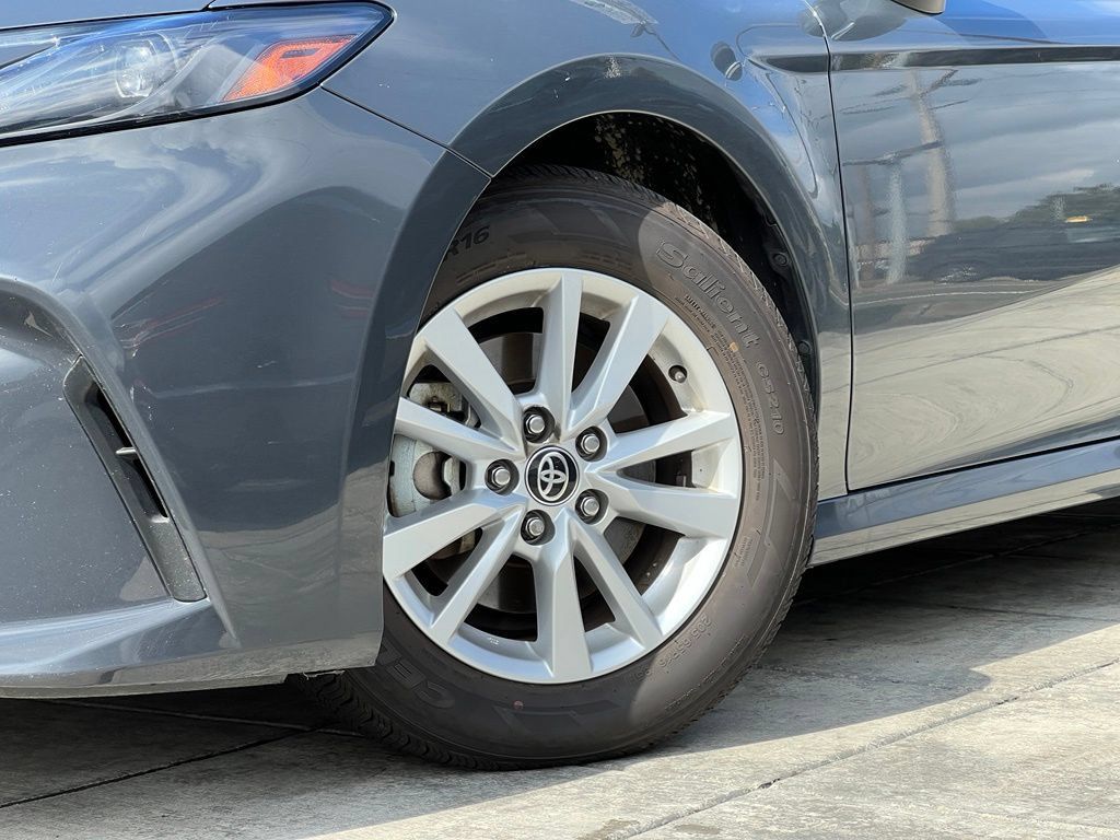 Used 2025 Toyota Camry LE FWD image 2