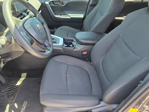 Used 2021 Toyota RAV4 LE w/ Carpet Mat Package (TMS) FWD image 14