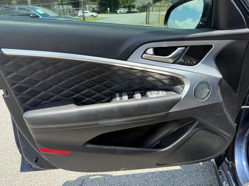 Used 2019 Genesis G70 2.0T Advanced w/ Prestige Package AWD/4WD image 9