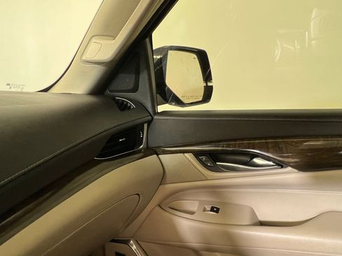 Used 2018 Cadillac Escalade Premium Luxury image 29