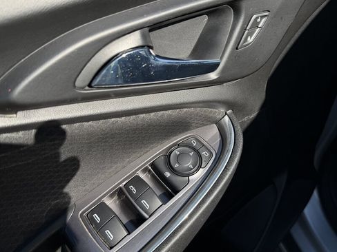 Used 2020 Chevrolet Malibu LT FWD image 21