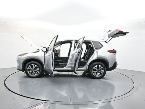 Used 2023 Nissan Rogue SV image 36