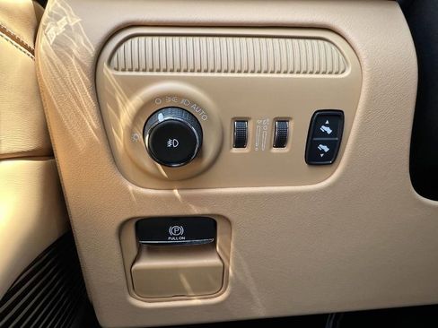 New 2023 Jeep Grand Wagoneer Series III image 33