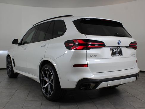 New 2026 BMW X5 xDrive50e w/ M Sport Package image 3