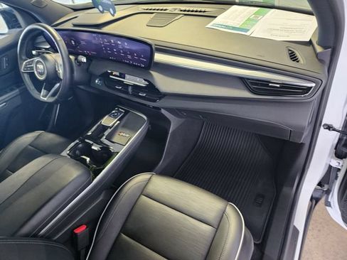 Certified 2025 Buick Enclave Sport Touring FWD image 20