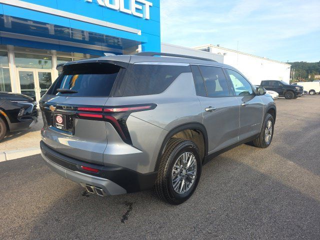 Used 2026 Chevrolet Traverse LT AWD/4WD image 7