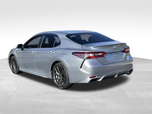 Used 2018 Toyota Camry L image 5