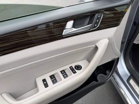 Used 2016 Hyundai Sonata Limited w/ Option Group 02 image 22