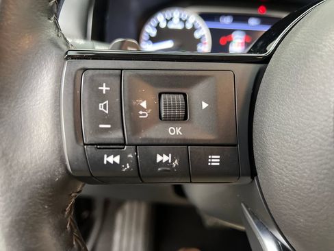 Used 2024 Nissan Pathfinder SL AWD/4WD image 50
