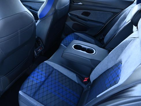 Used 2025 Volkswagen Golf w/ Euro Style Package image 11