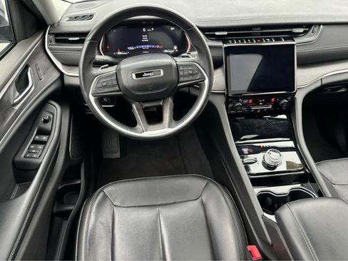 Used 2022 Jeep Grand Cherokee L Limited image 18