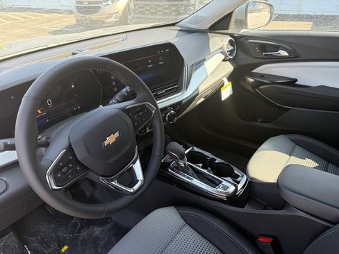 New 2026 Chevrolet Trax LT w/ Sunroof Package image 10