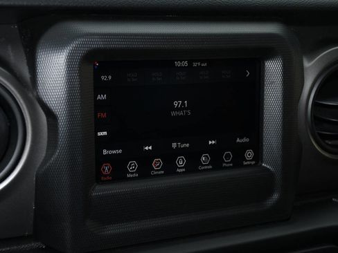 Used 2022 Jeep Wrangler Sport image 32