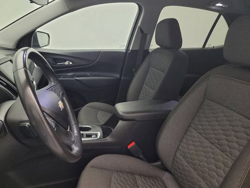 Used 2020 Chevrolet Equinox LT w/ Driver Convenience Package image 17