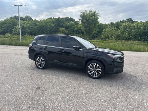 Certified 2025 Subaru Forester Touring AWD/4WD image 4