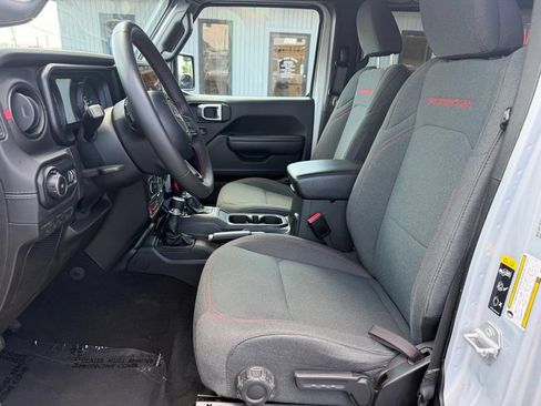 Used 2024 Jeep Wrangler Unlimited Rubicon AWD/4WD image 18