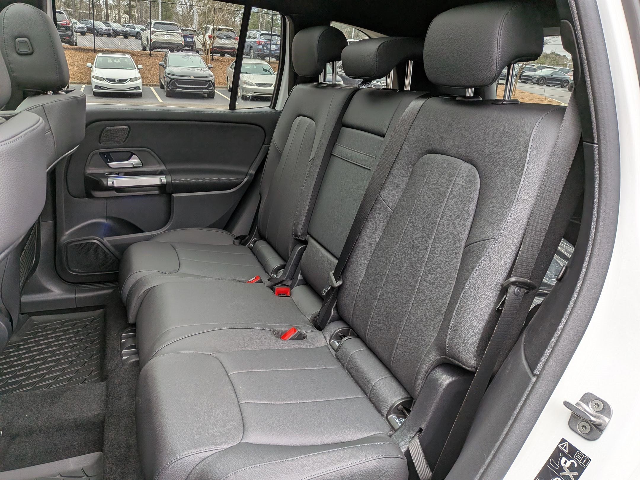 Used 2026 Mercedes-Benz GLB 250 image 32