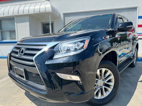 Used 2018 Lexus GX 460 Premium w/ Premium Package image 2