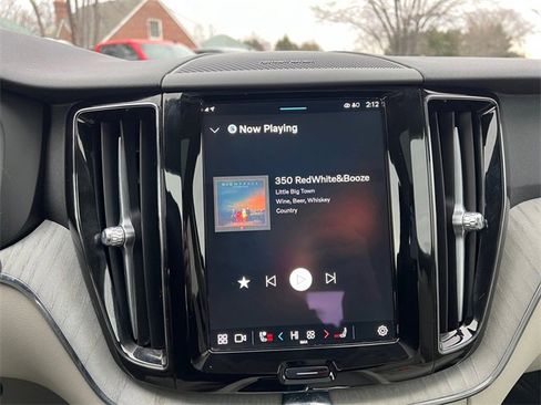 Used 2024 Volvo XC60 B5 Plus w/ Protection Package Premier image 23