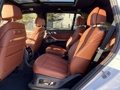 New 2026 BMW X7 M60i image 15