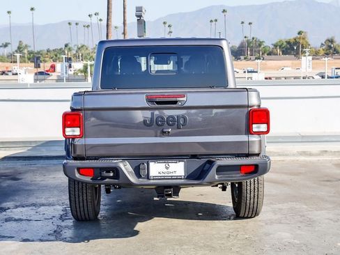 New 2025 Jeep Gladiator Sport w/ Premium Package image 8