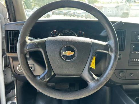 Used 2015 Chevrolet Express 2500 image 13